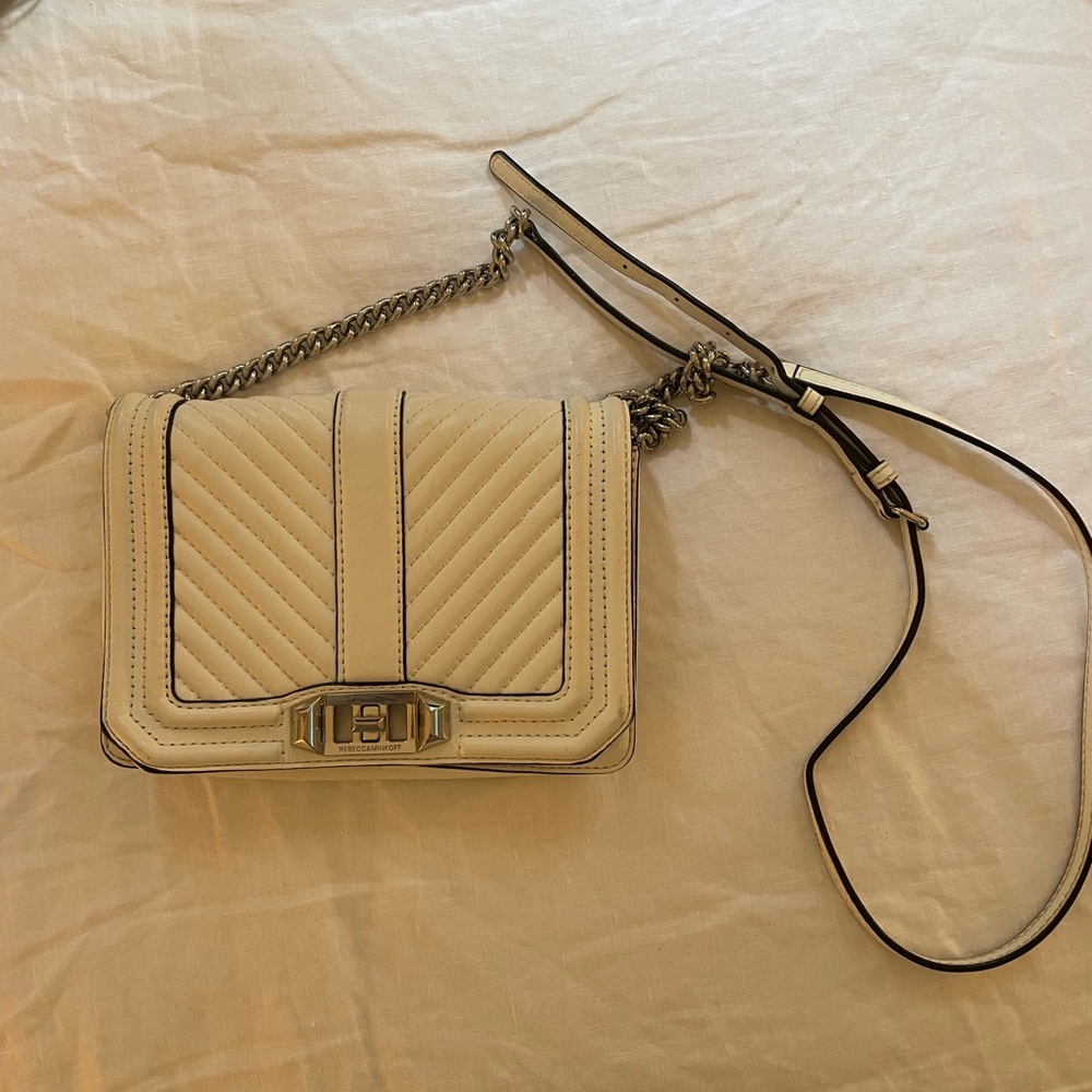 White chevron quilted crossbody with silver chain